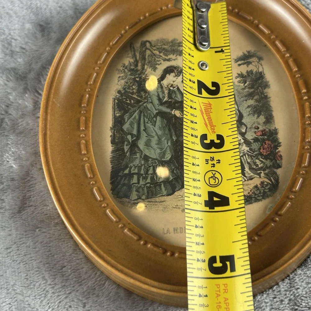Vintage Oval Framed Le Mode Print Small Size Plastic Resin Frame 50s ? Retro
